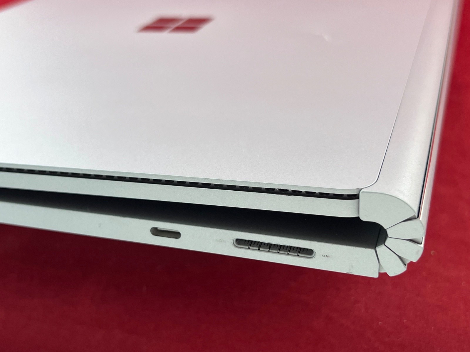 13.5″ MICROSOFT SURFACE BOOK 2 – 3K DISPLAY 256GB INTEL i5-8350U WIN11 PRO + PEN