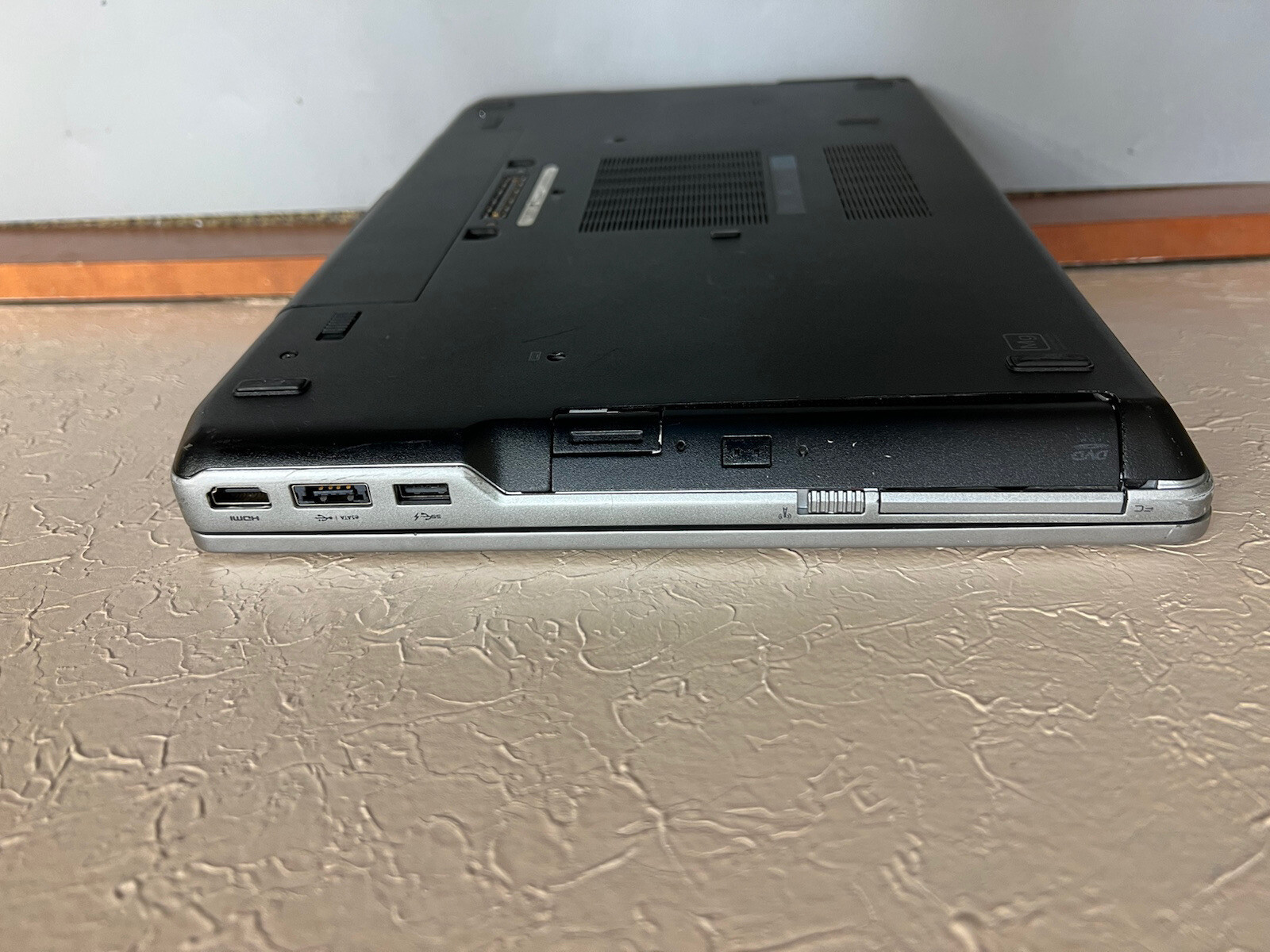 Dell Latitude E6530 15.6″ Core i7-3520M @ 2.90GHz 6GB RAM 500GB HDD WIFI WIN 10