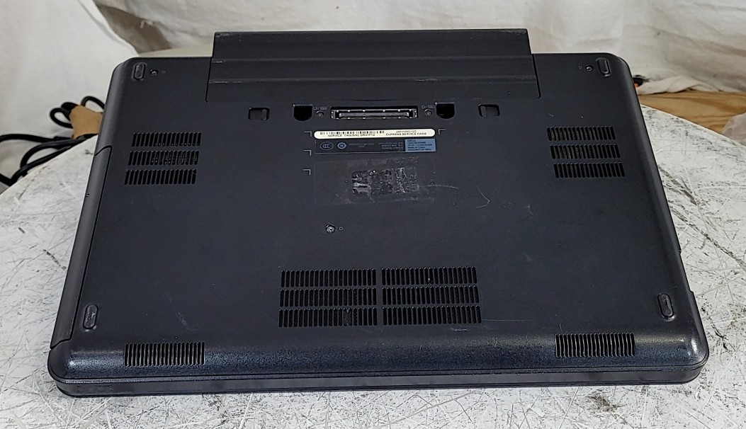 DELL LATITUDE E5440 Laptop Core I5-4300U 8GB 500GB SEE NOTES