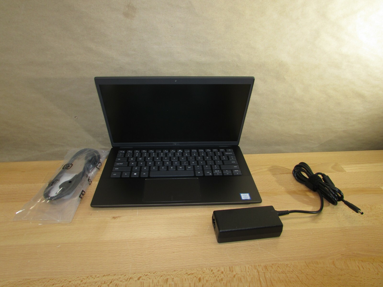 Dell Latitude 3301 i5 8th Gen 8GB RAM 128GB SSD 13.3″ Win10 Pro Laptop