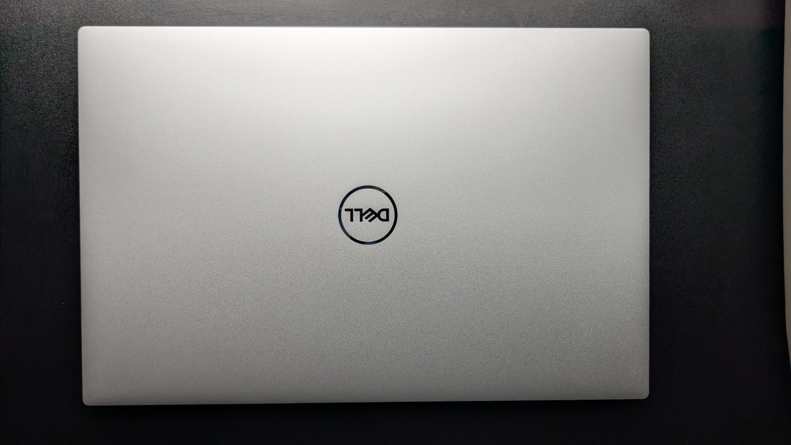 Dell XPS 9520 15.6”( 2TB SSD, Intel Core i7, 32GB, NVIDIA GeForce RTX3050)