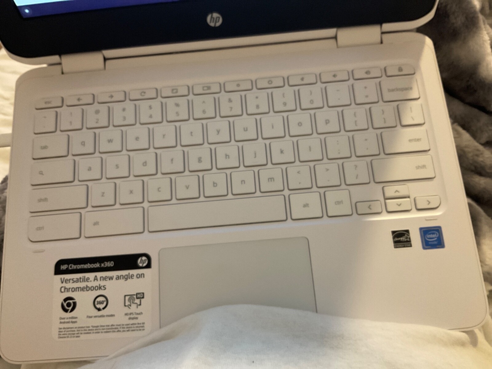 Barley used Chromebook hp x360 model 11 Color: White with a black trim GB:32