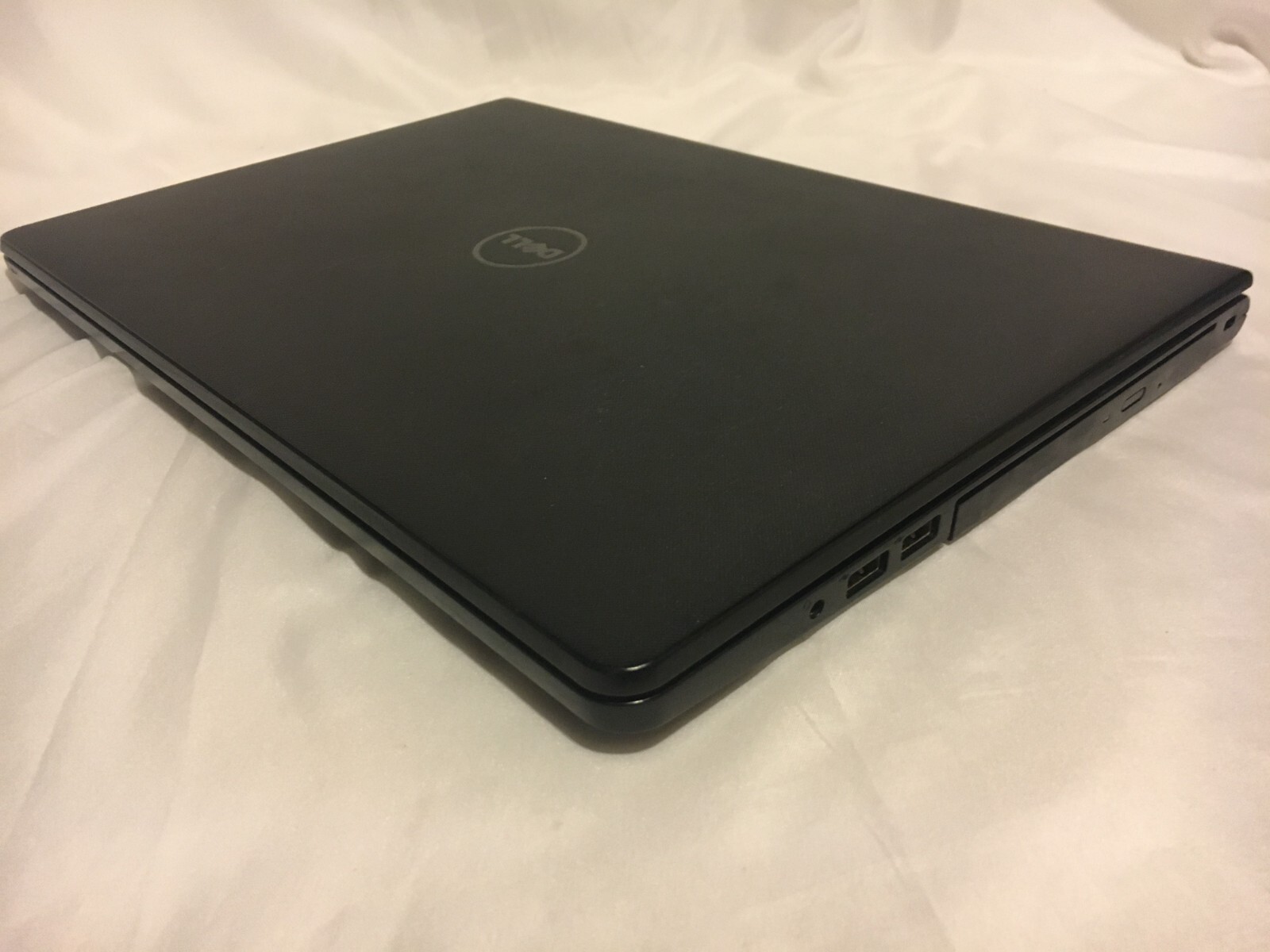 Dell inspron 15 3000 series laptop computer Core i3-5015U