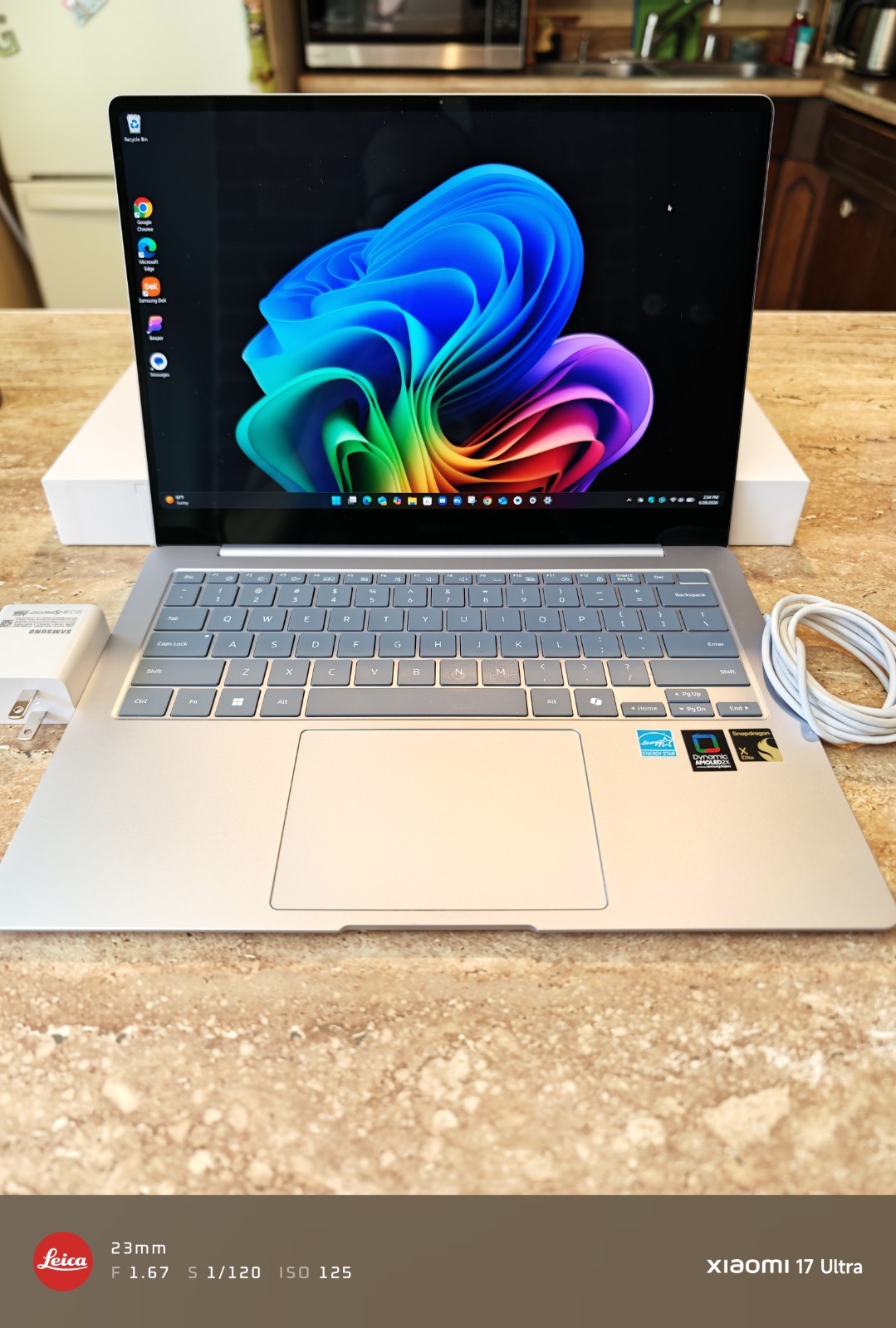 Samsung – Galaxy Book4 Edge – Copilot+ PC – 14″ AMOLED Touch-Screen Laptop