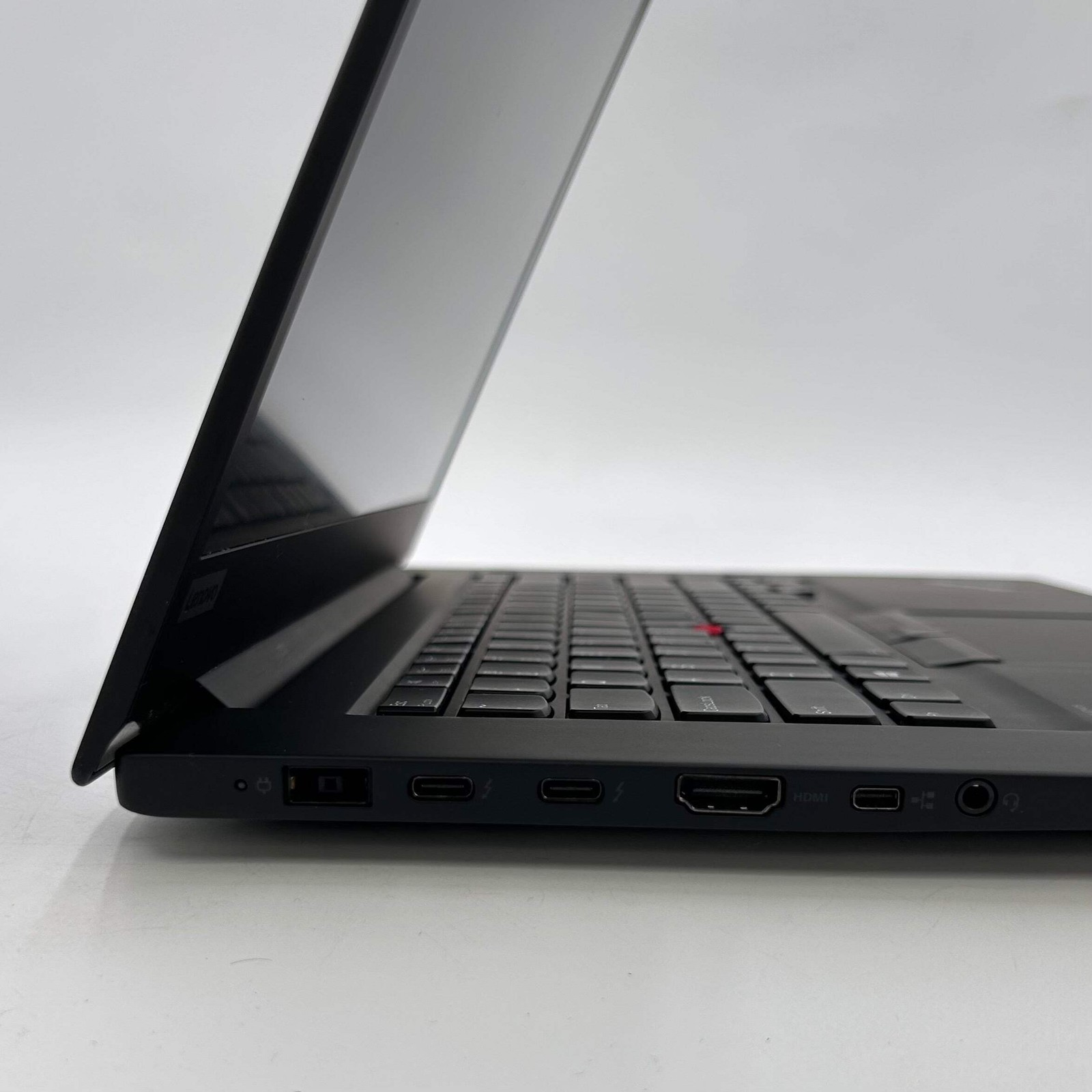 Lenovo ThinkPad P1 Gen 2 15.6″ i7-9850H 2.6GHz 32GB RAM 1TB SSD Quadro T1000
