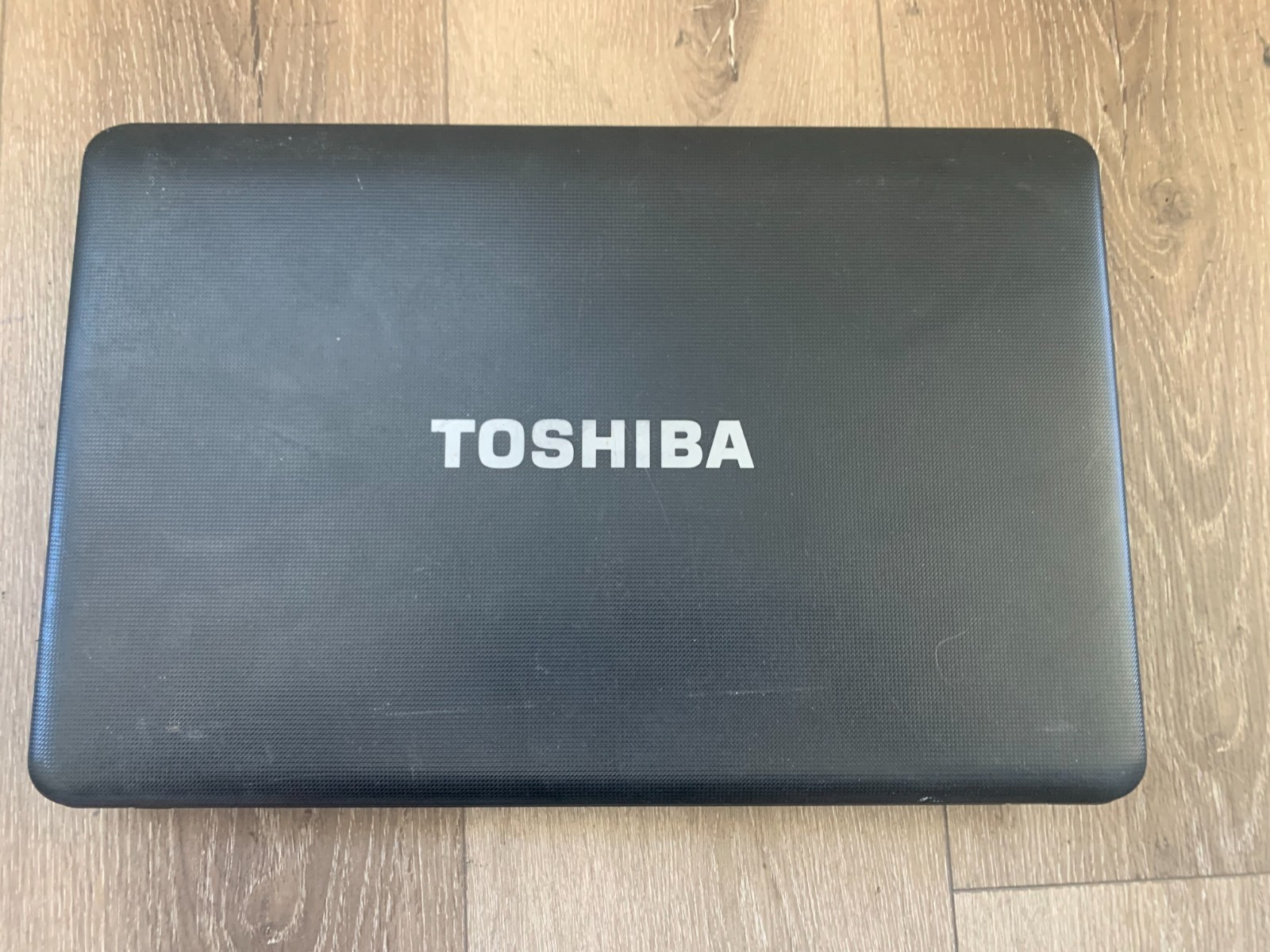 Toshiba Satellite C655-S5049 15.6″ Intel Celeron 900 2.20GHz 2GB RAM 250GB Win 7