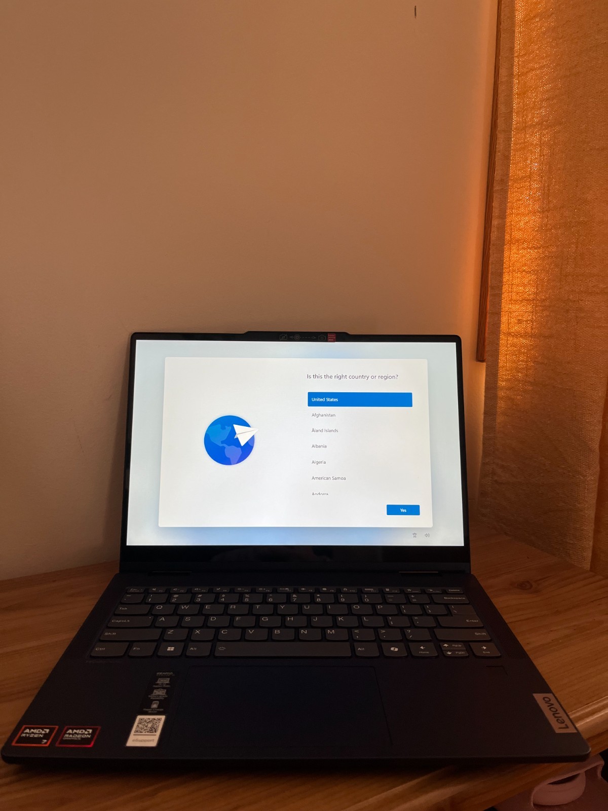 NEW SCREEN – Lenovo Ideapad 5 14″ 2in1 Touchscreen Ryzen 7 8845HS 16GB 1TB SSD