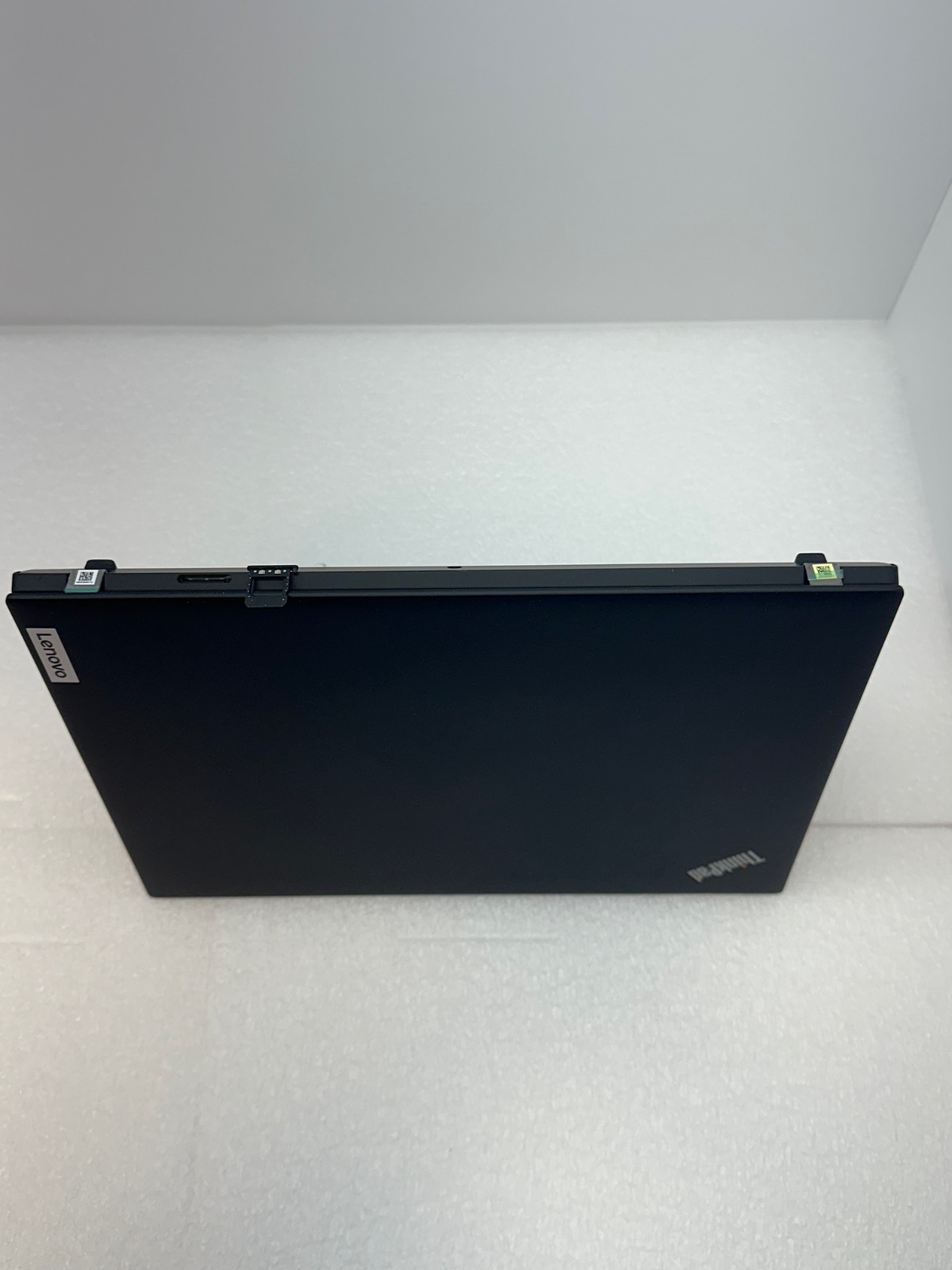 Lenovo ThinkPad T14s Gen 4 14″ 2.8K OLED i7-1370P 32GB 512GB SSD LTE – ADP WTY