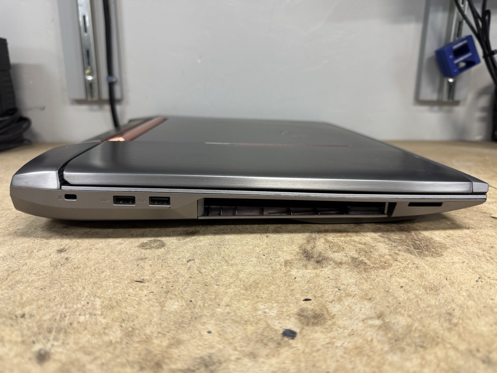 Asus G752VY-DH78K i7 6820HK GTX 980M 17.3″ IPS Laptop BAD FOR PARTS REPAIR