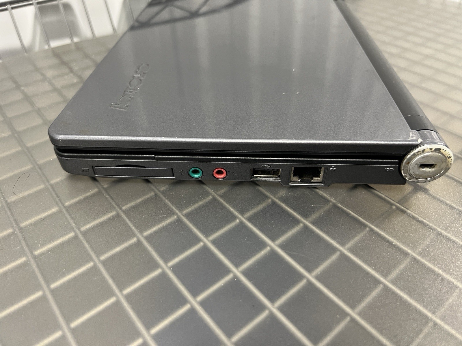 Lenovo IdeaPad S10e & CHARGER Windows XP Netbook 240GB SSD