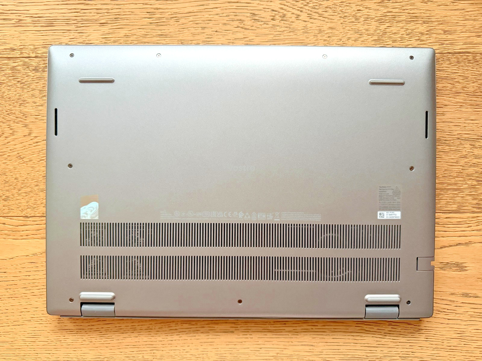 Dell Vostro 5620 Intel Core i7-1260P 2.10GHz 16 GB 512GB SSD 16″ Win 11 Pro