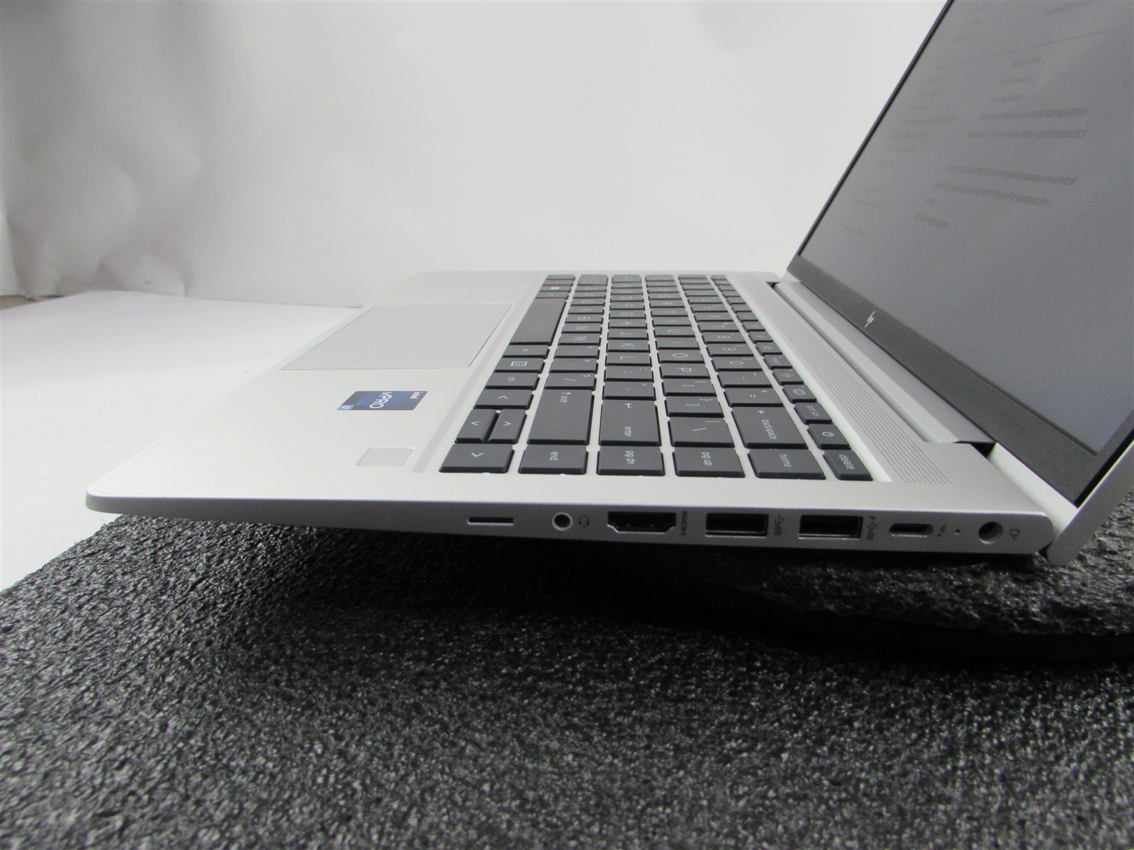 HP ELITEBOOK 640 (G9) 1920X1080 FHD TOUCHSCREEN I7-1270P 1TB SSD 8GB RAM NO O.S