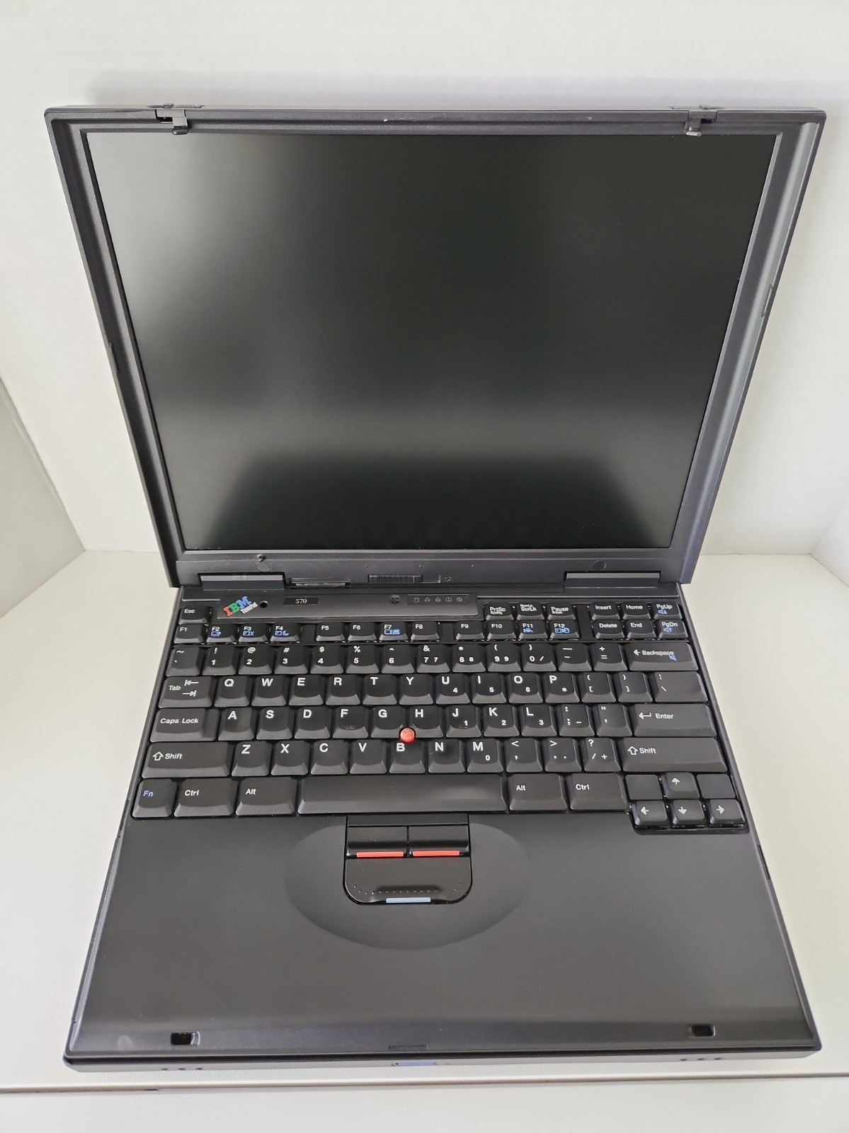 VINTAGE IBM ThinkPad 570 13″ Laptop Intel Pentium 2 192mb RAM 98SE W/ DOCK WORKS