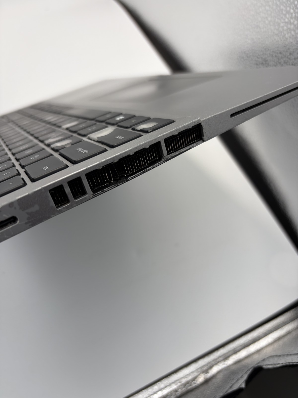 Dell Latitude 5520 (2021) 11th Gen Intel(R) Core(TM) i5-1145G7 @ 2.60GHz 24GB RA