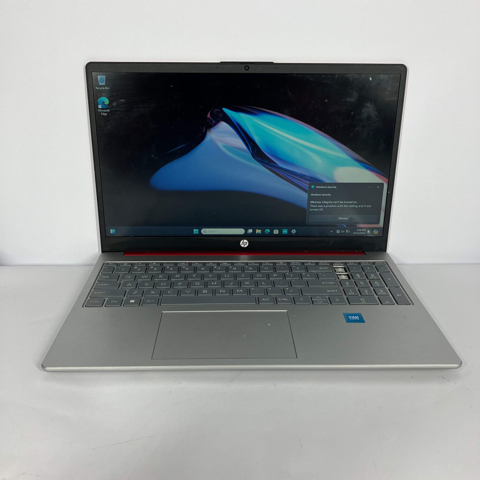 Broken HP Laptop 15-FD00083WM 15.6″ N200 1.0GHz 8GB RAM 128GB SSD Missing Keys