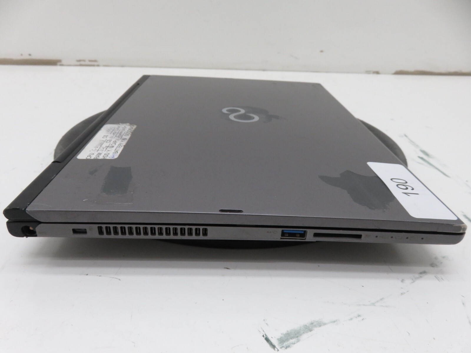 FUJITSU LifeBook T904 Laptop Intel Core i5-4300u 2GB Ram No HDD or Battery
