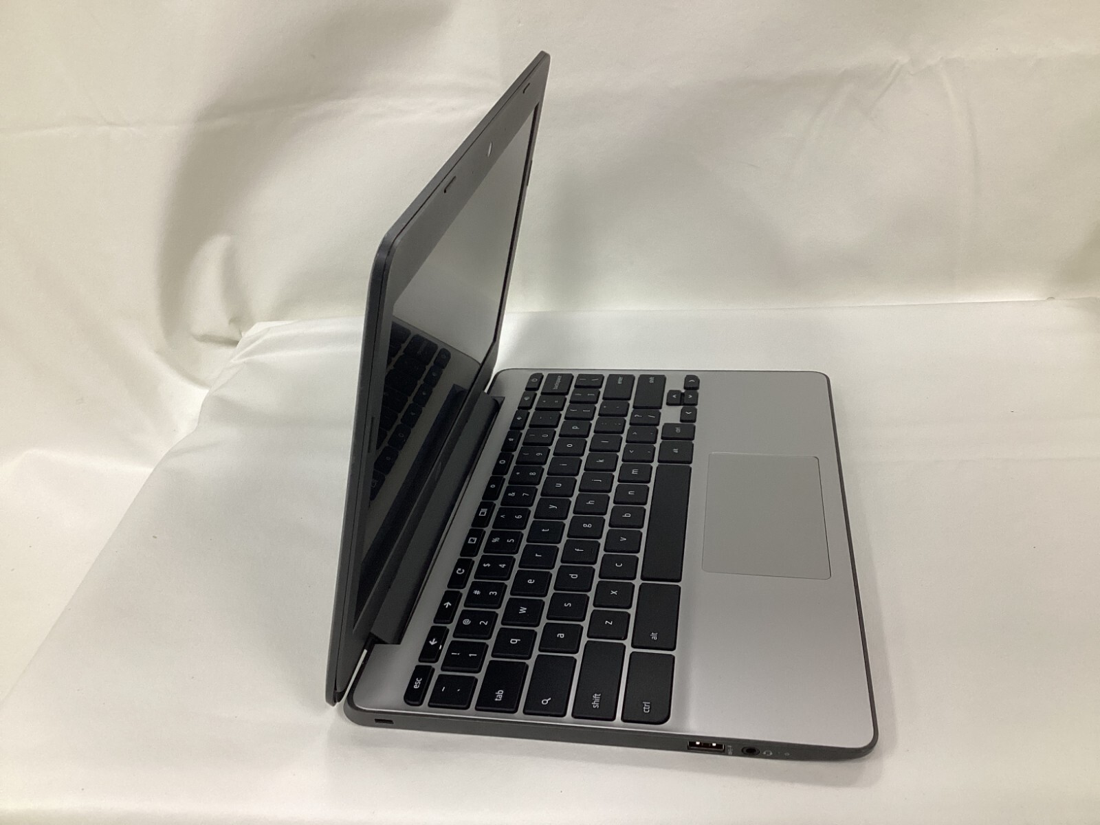 HP 11V025WM 11.6″ Chromebook Intel Celeron N3060 4GB RAM 16GB eMMC