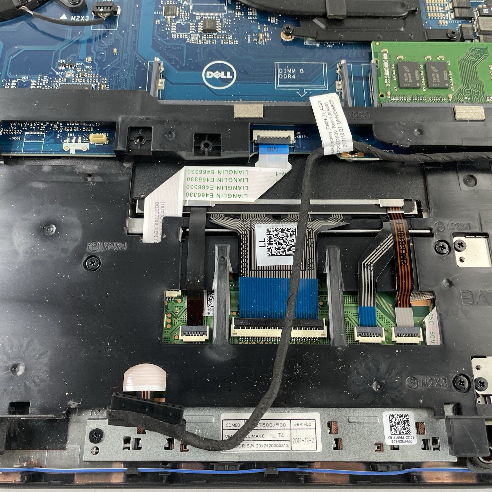Dell Latitude 5580 15.6″ i5-7300U 2.6 GHz 8 GB RAM No SSD/OS/AC – Bad Back Edge