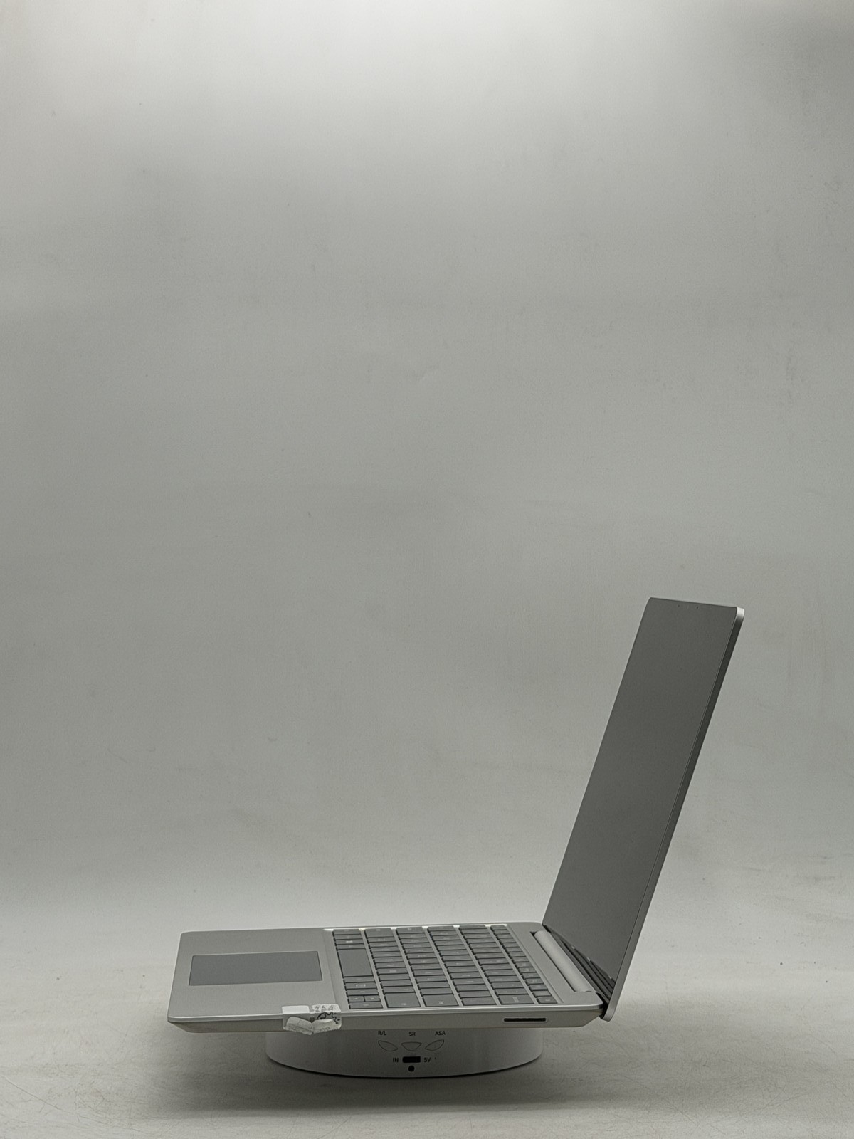 Microsoft Surface Laptop Go 12.3in i5-1035G1 16GB 256GB NO OS READ