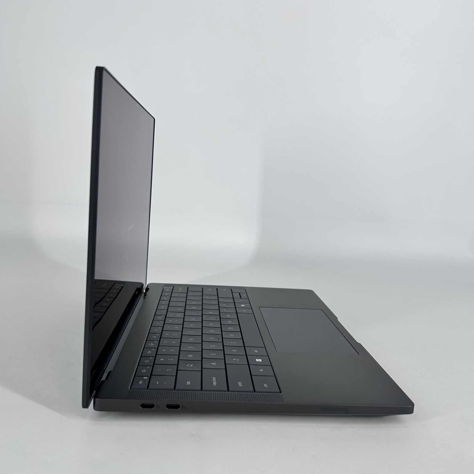 Dell Pro Max 14 Premium MA14250 QHD+ TOUCH Ultra 9 285H 64GB 2TB RTX PRO 2000