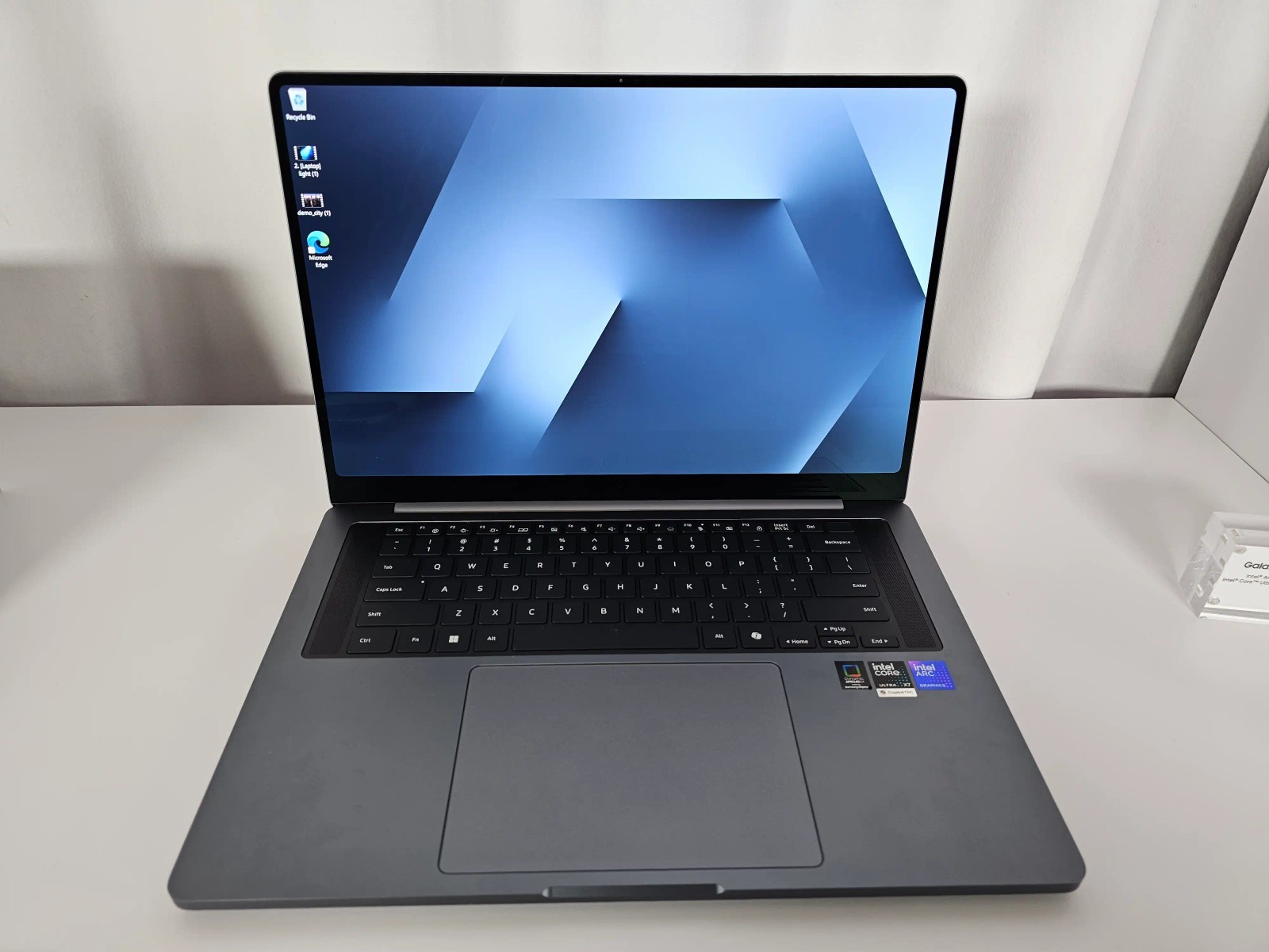 Samsung Galaxy Book 6 16″ FHD Laptop Intel Core Ultra 7 355/16GB/1TB Gray