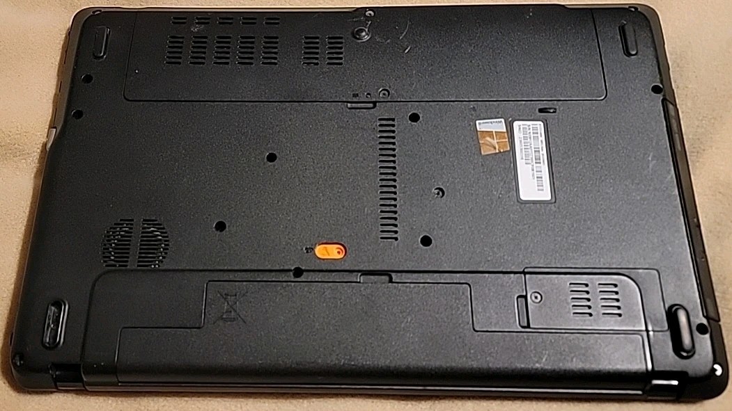 Acer Aspire Laptop 15.6″ B960 Processor 4GB/500GB DDR4 Black E1-531-4694