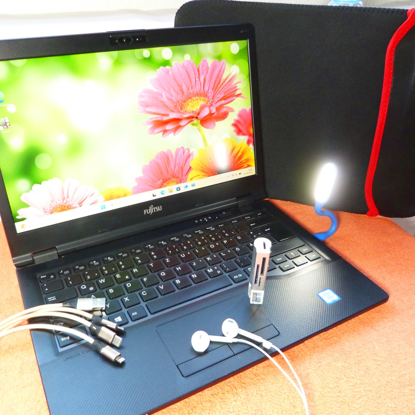 XXL LOT Fujitsu E548 14″ FULLHD l SSD Windows 11 PRO l HDMI USBC Netbook