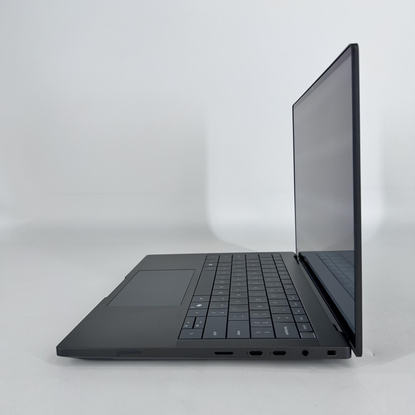 Dell Pro Max 14 Premium MA14250 QHD+ TOUCH Ultra 9 285H 64GB 2TB RTX PRO 2000