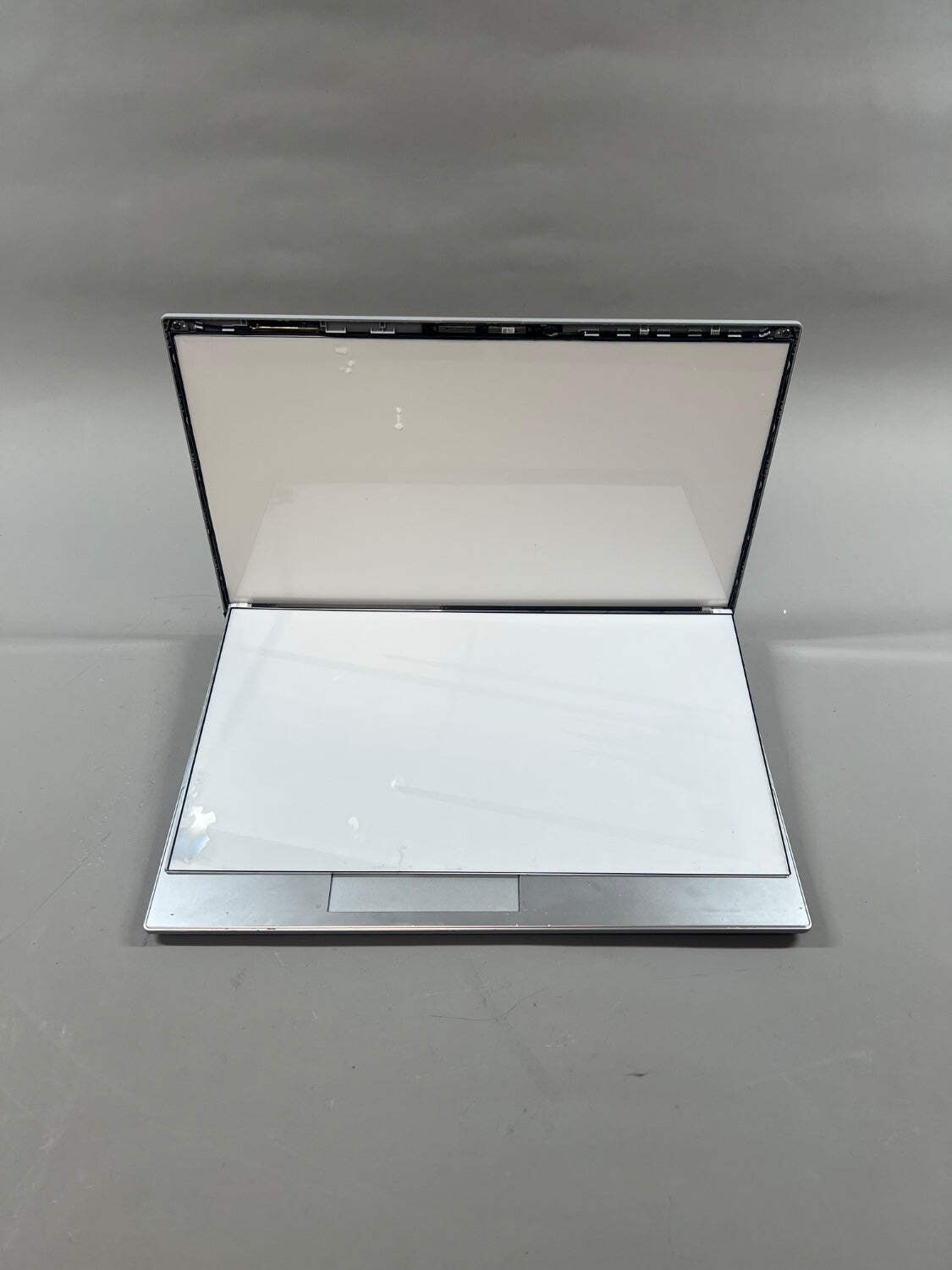 Broken Asus Vivobook E1504G i3-N305 1.8GHz 8GB RAM 128GB Screen Falling Off