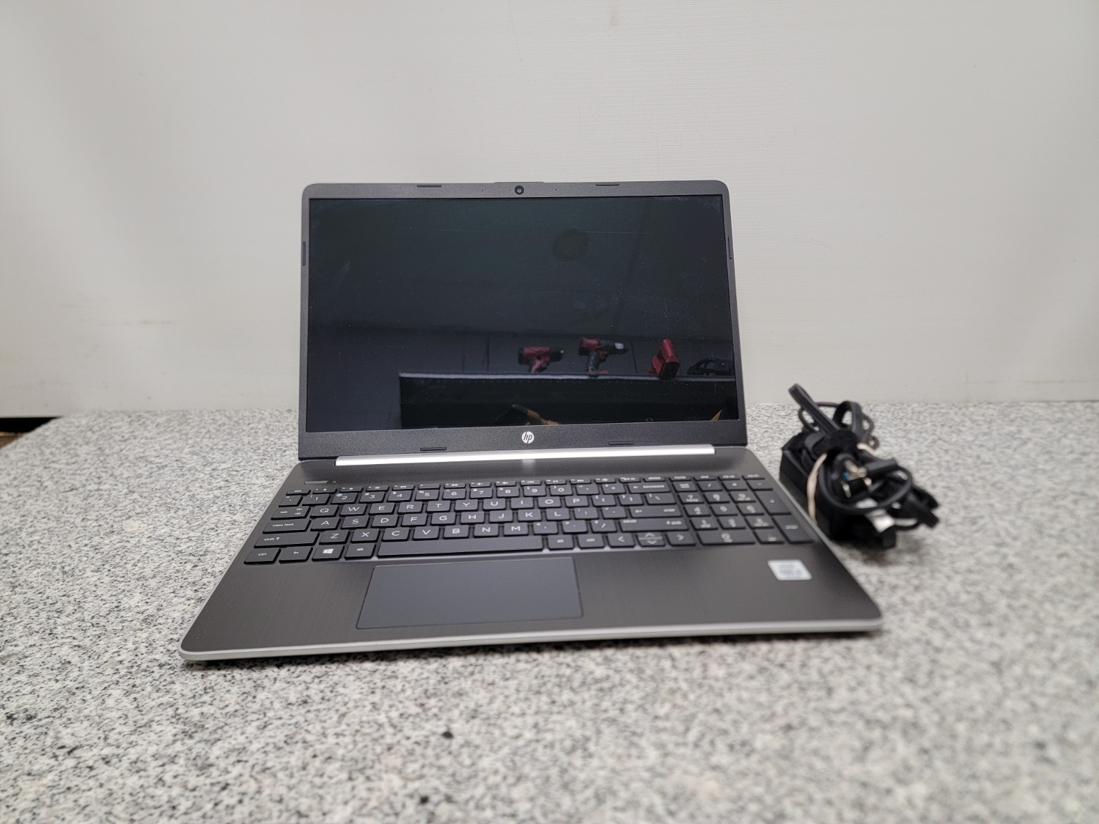 HP Laptop 15-dy1731ms (128GB, Intel Core i3 10th Gen., 1.20GHz, 8GB) FOR PARTS