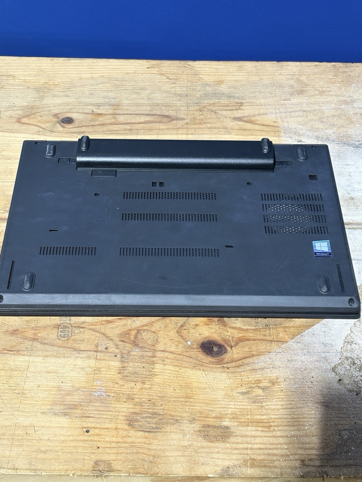 Lenovo ThinkPad T480 14″ FHD i5-8250U 8GB RAM 256GB SSD No OS/Charger