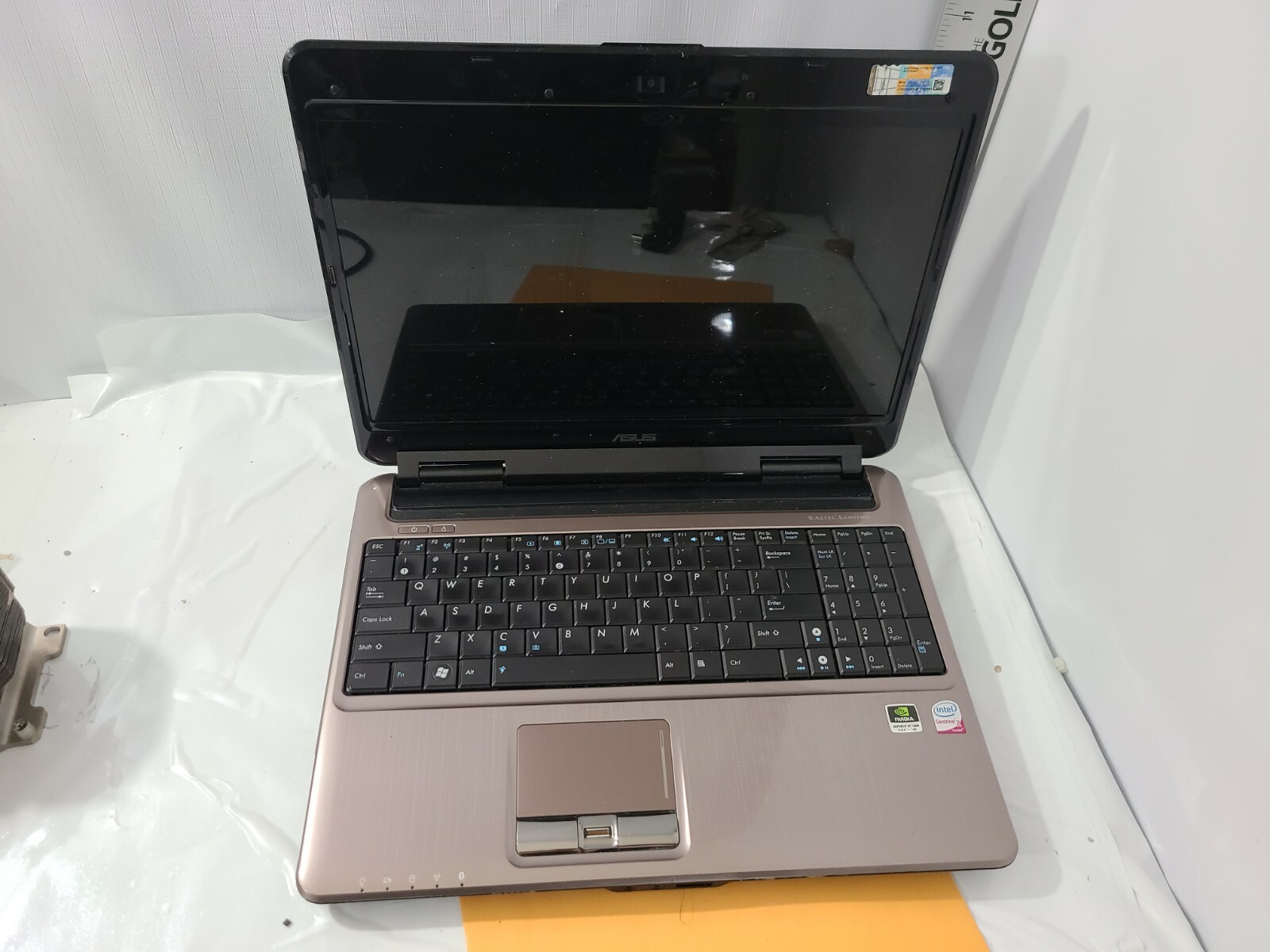 Asus N81V Series Intel Core 2 Duo T9550 2.6Ghz 4GB DDR3 No HDD 14″ Laptop