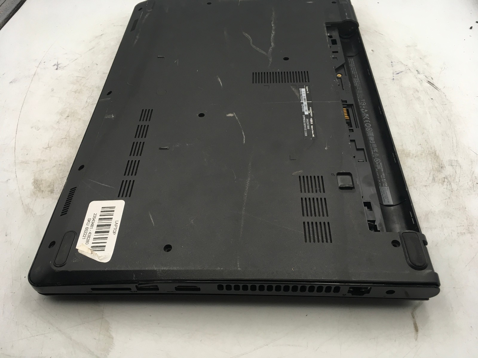 DELL LATITUDE 3559 – FOR PARTS/BAD LCD – INTEL I3 5015U – NO RAM – READ DESC -BB