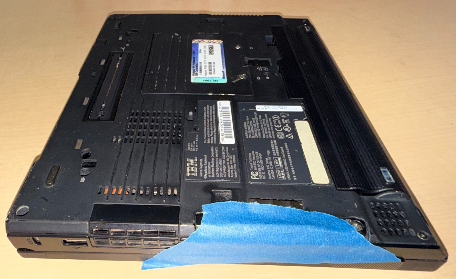 IBM ThinkPad T30 Type 2672 Laptop with Docking Station and Power Adapter KL