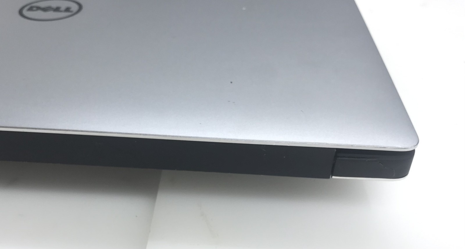 DELL XPS 15 9550 i5-6300HQ@2.30GHz 8GB RAM 256GB SSD W10P TOUCH *READ