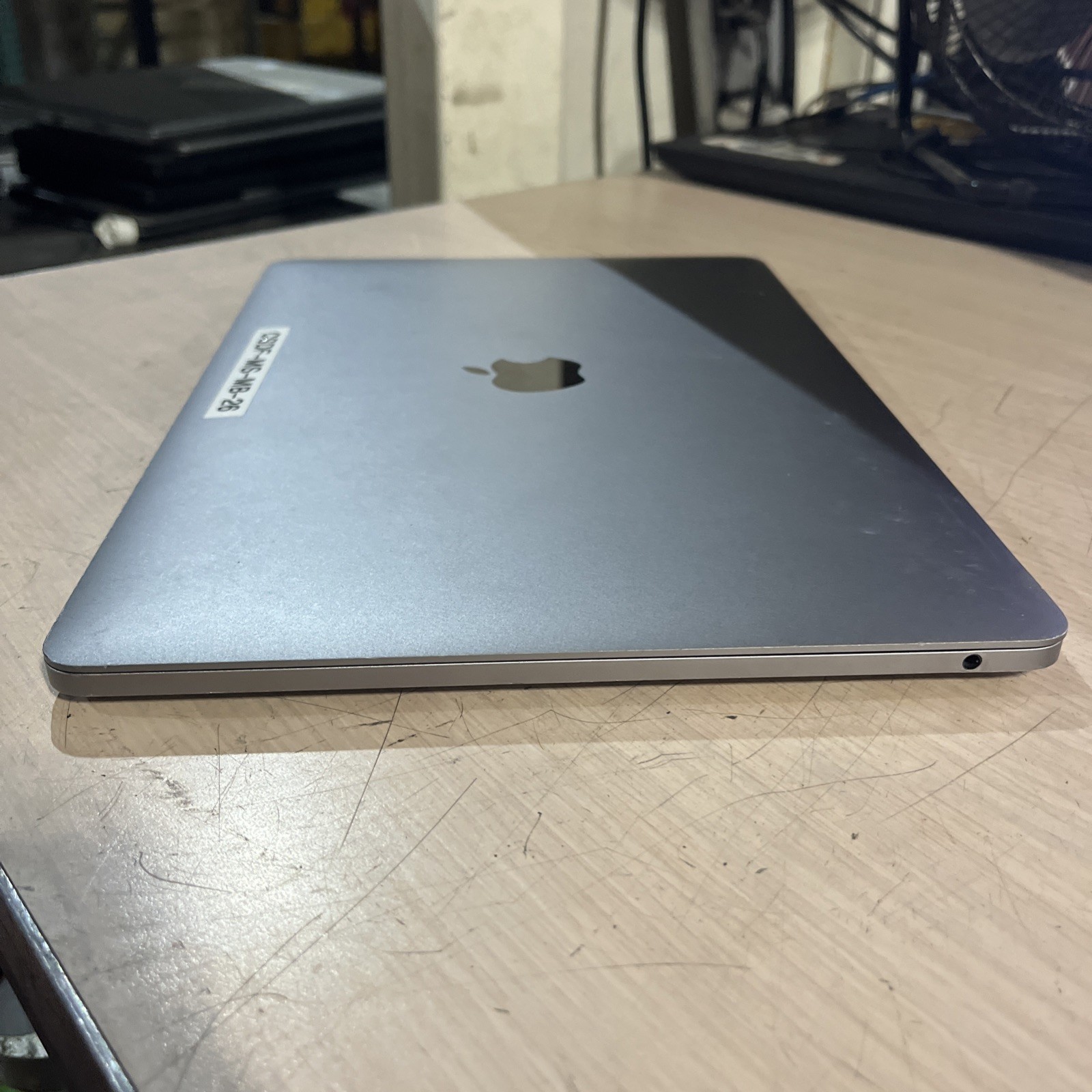 APPLE MACBOOK PRO 13″ MID-2017 CORE I5-7360U 2.3GHZ 8GB RAM NO HD +