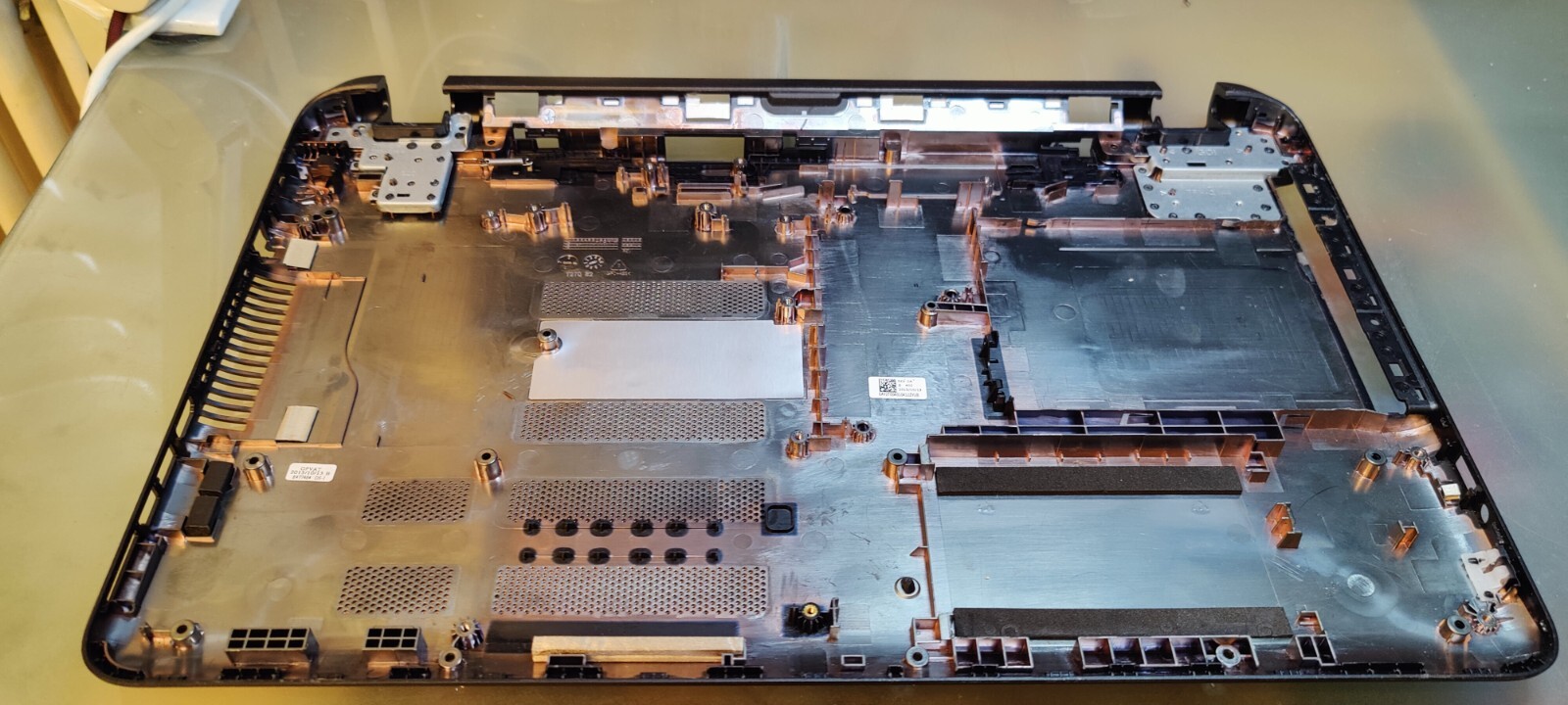 HP 17-P 17 17-F 17Z-P BOTTOM CASE BOTTOM CASE EAY27004010