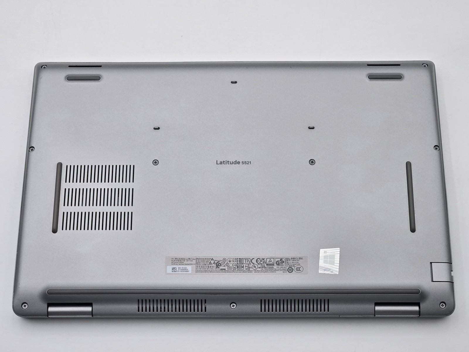 Dell Latitude 5521 15″ FHD I7-11850H 512GB SSD 16GB W11P Webcam Backlit