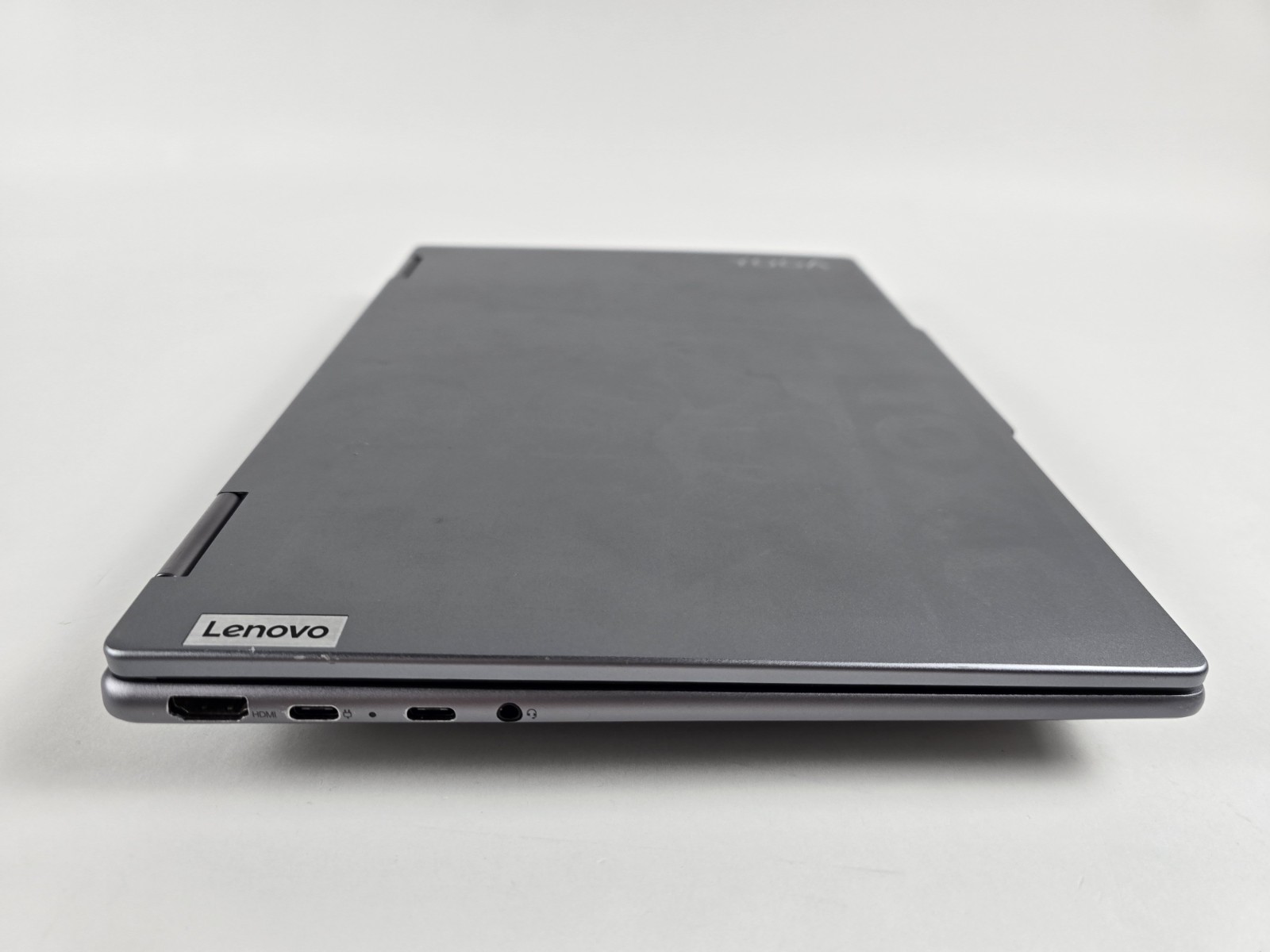 Lenovo Yoga 7 14″ WUXGA Touch 2-in-1 Ryzen 7 8840HS 16GB 1TB SSD – Used- READ