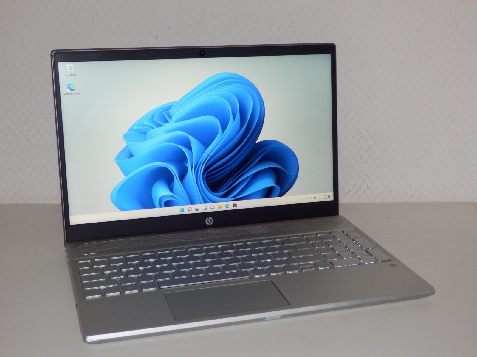 HP Pavilion 15-cw, AMD Ryzen 5 2500U, 8GB Ram, 256GB SSD, Vega 8, 15.6″ inch FHD