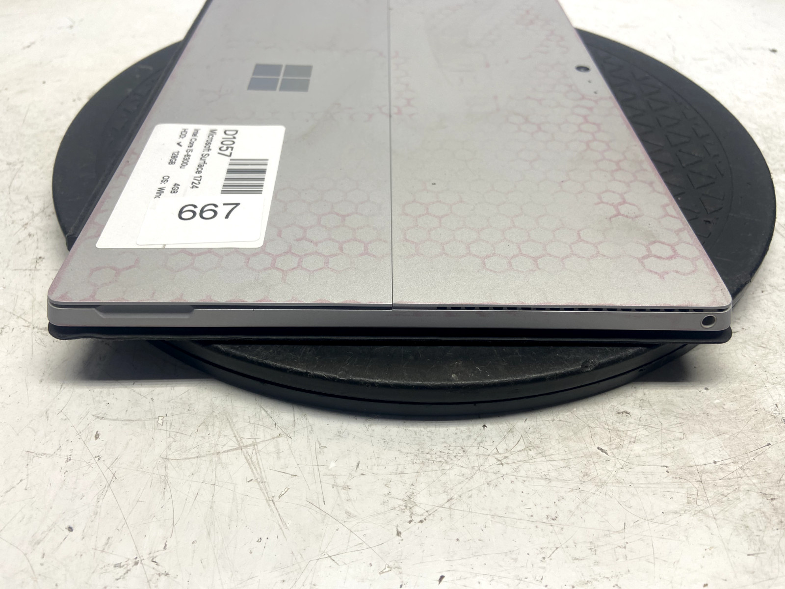 Microsoft Surface 1724 Intel Core i5-6300u 4GB 128GB SSD Windows 10