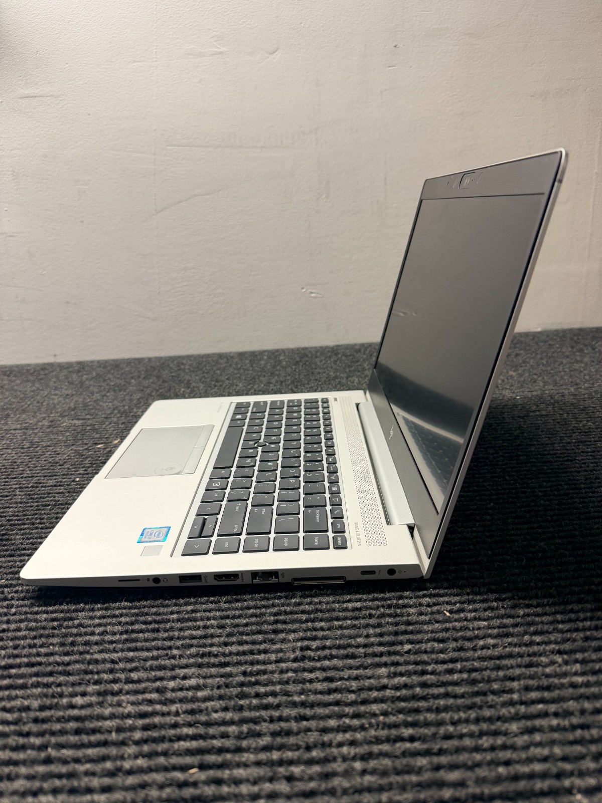 HP EliteBook 840 G5 14” (512GB SSD Intel Core i7-8550U 4GHz 16GB RAM) Laptop –
