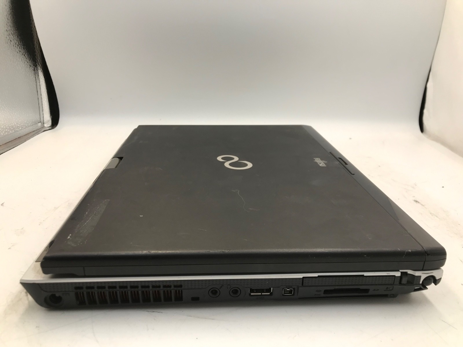 Fujitsu LifeBook T900 Intel Core i5-520M 2.4GHz 13″-CASE DAMAGE- MZ