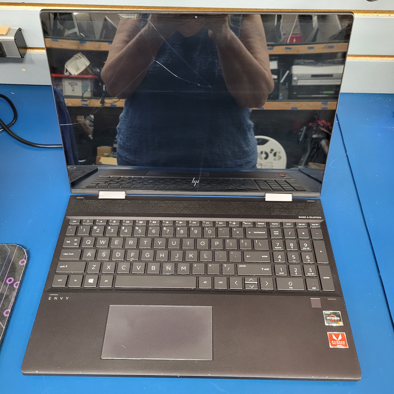 HP Envy 15bq075nr Laptop – Motherboard Pulled LCD Glass Cracked FOR PARTS