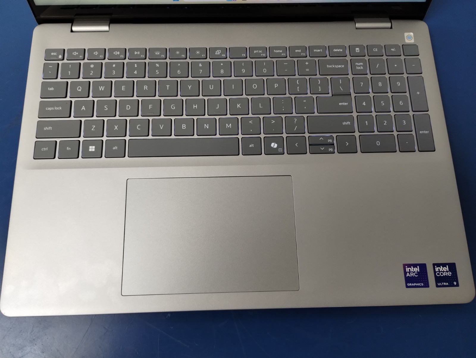 DELL 16 DB16250 VPVXG, Intel Core Ultra 9 288V, 3.30 GHz, 32 GB RAM, 1 TB NVMe