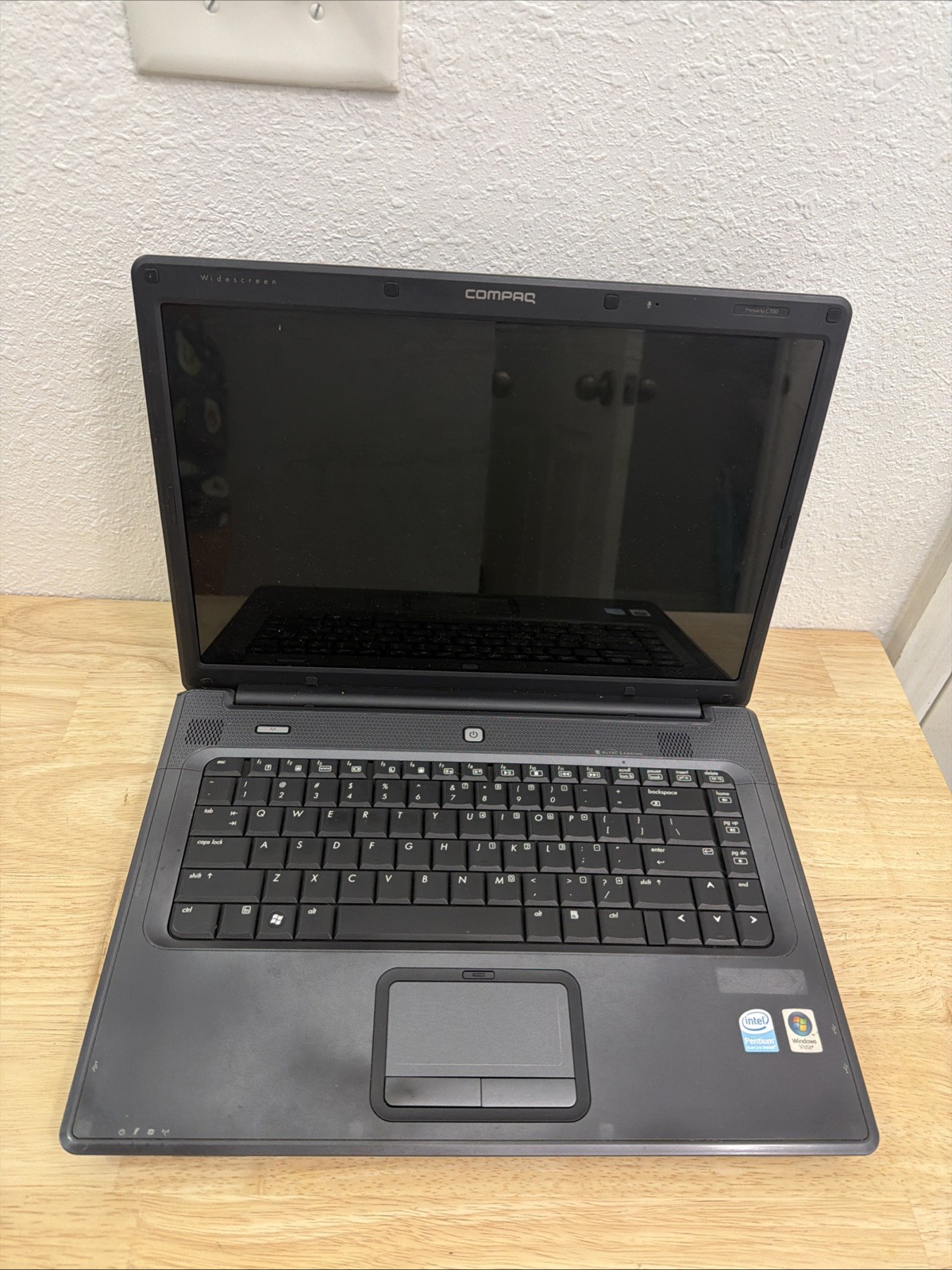 Compaq Presario C700 Laptop – Intel Pentium T2390 – 2GB RAM – NO HDD/OS – READ