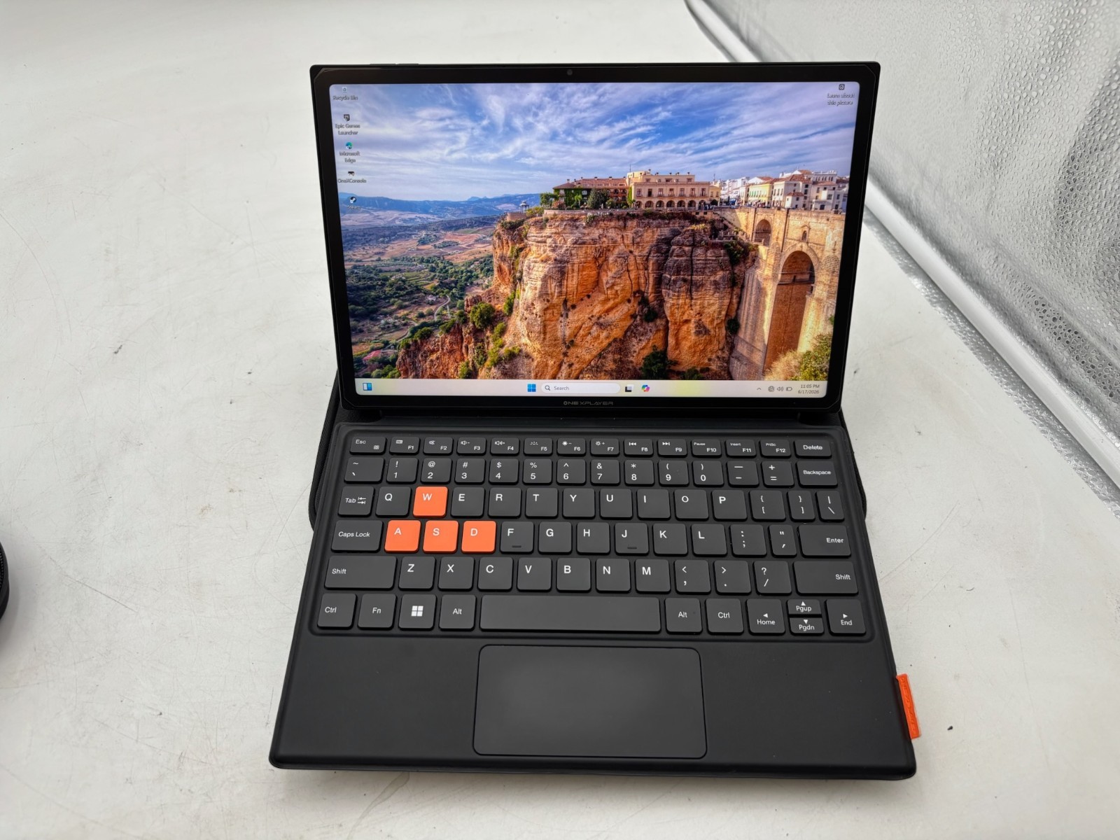ONEXPLAYER X1 i 3-in-1 Gaming PC 10.95″ 32 GB RAM Ultra 7 155H 2 TB SSD