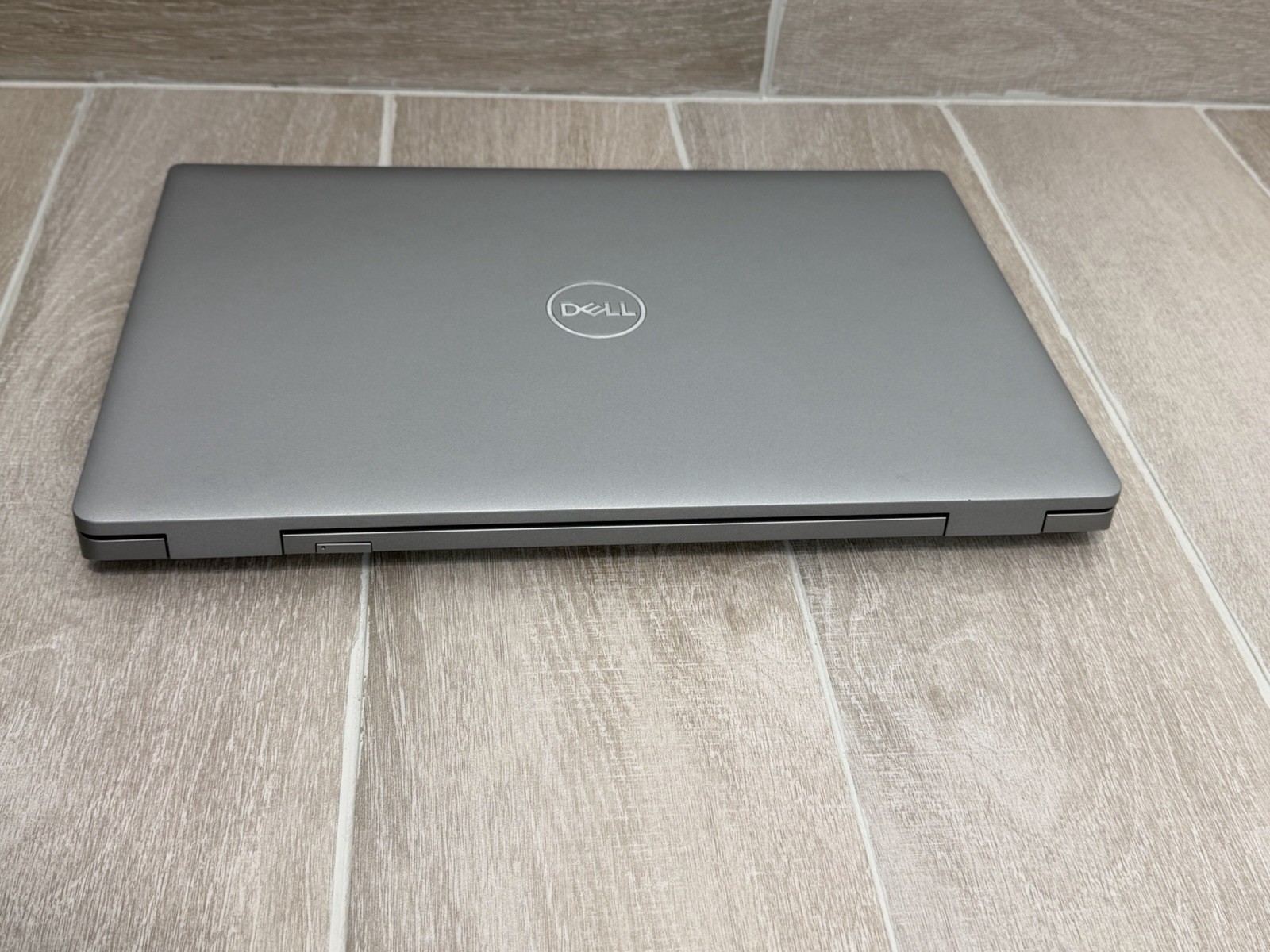 Dell Latitude 5520 15.6″ Core i7-1185G7 32GB RAM 512GB NVMe SSD Win-11