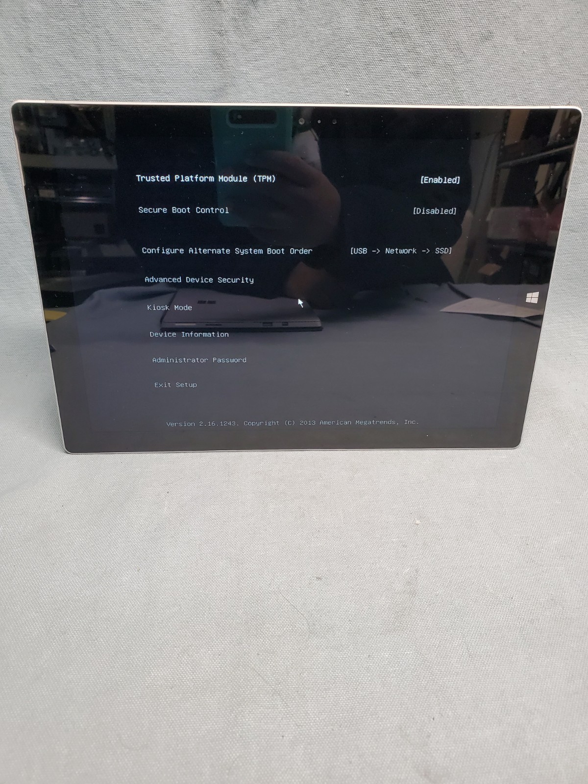 Microsoft Surface Pro 3 Intel i7-4650U 1.70GHz/ 8GB / 256GB SSD #2725