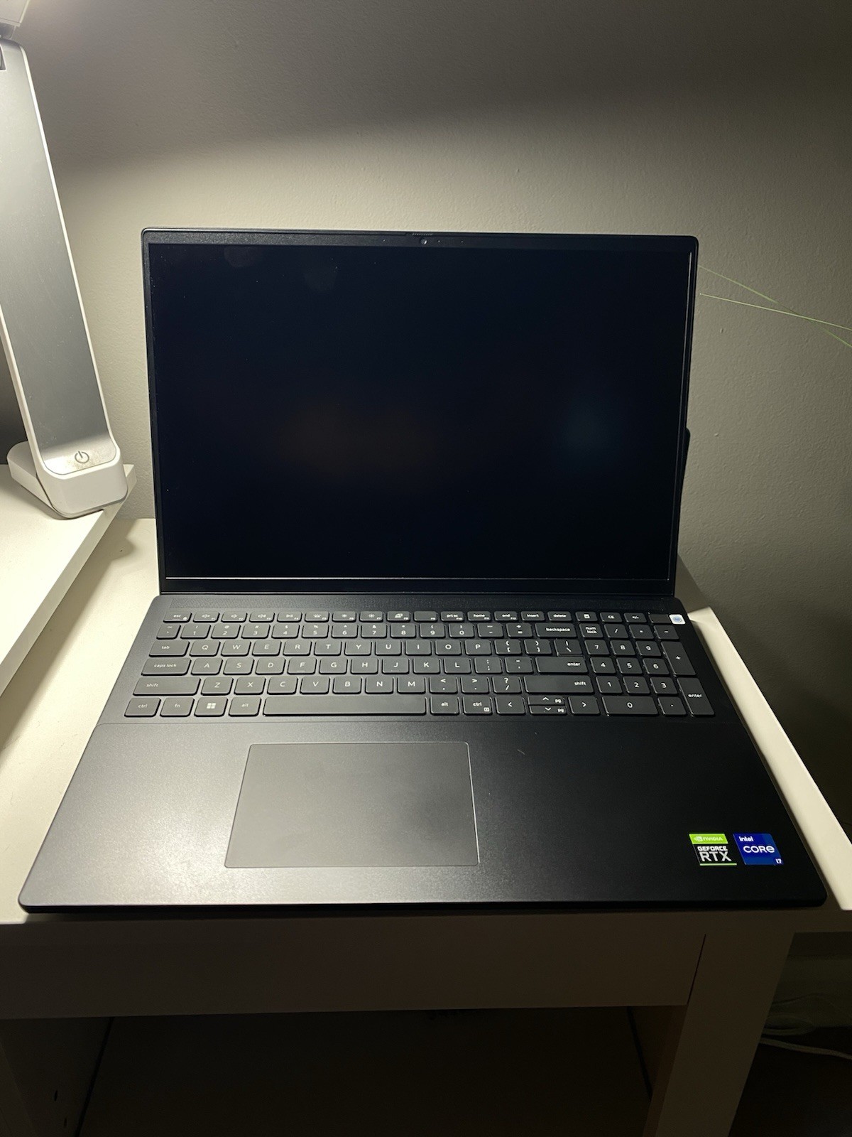 Dell Vostro 7620 16″ i7-12700H 16GB RAM GeForce RTX 3050 Windows 11 PRO Laptop